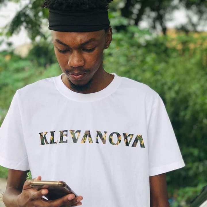 klevanovaWear's tweet photo. When some keep secrets we keep producing. Where are the @klevanovaWear at!

#DJSBU #GirlTalkZA #podcastandchillwithmacg Faith Nketsi #SKYYInfusions Leeroy #AskAMan https://t.co/L6mcDMPz3y
