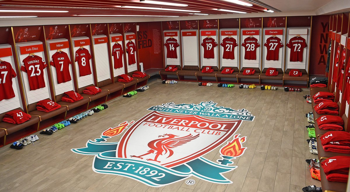 LFC's tweet photo. Taking a look around our dressing room 👀

#LIVCRY https://t.co/RSp1GeYUy1