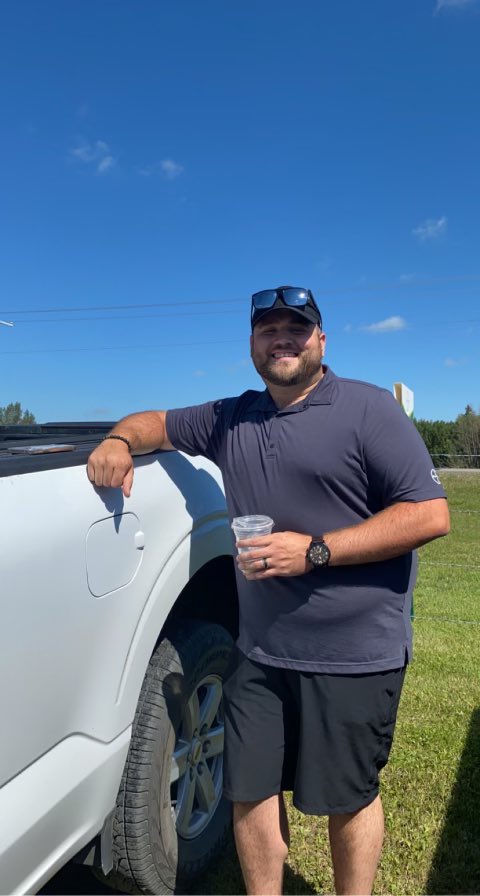 PeaceTeamBCS's tweet photo. Meet @BLeffler56, the sales rep for East Peace! He enjoys building relationships with farmers to find successful solutions! In Brandon’s free time, he can be found on the golf course or spending time with his wife &amp; their golden retriever @Bayer4CropsCA @DEKALB_Canada https://t.co/QAXG17IfdS