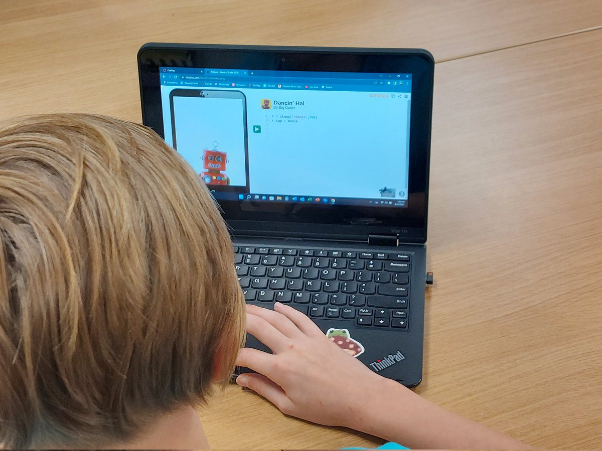 TyeBloomfield's tweet photo. 6th Grade Tech students learning some code today in Intro to Business Tech at ENMS! @ENMS_Knights https://t.co/Rq5I2hfoZS