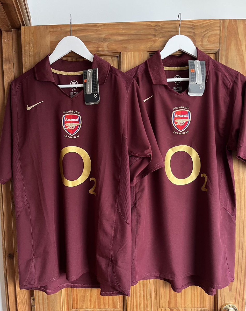 “It’s near impossible to get them BNWT especially size medium”… 😏 Take two then 😉 Both size medium, both BNWT 🤩🤩