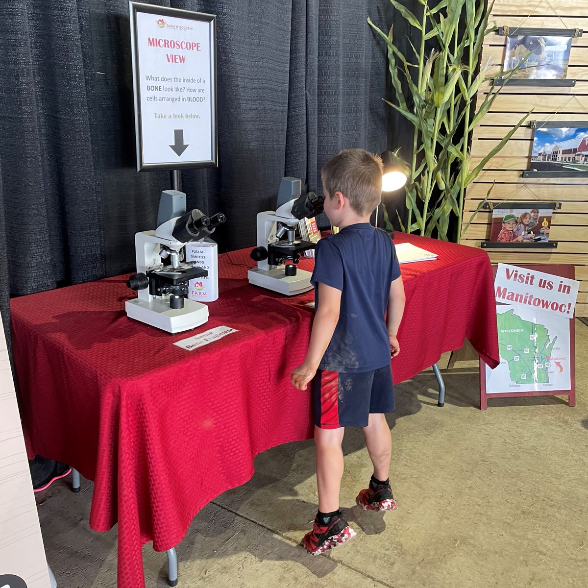 FarmWisconsin's tweet photo. We hope you all had an amazing time at the 2022 @wistatefair! 🎡

Thank you to everyone who stopped by to visit us and learn a bit more about Wisconsin agriculture! 
🥔🌽🔬 

A special thank you to our amazing volunteers who helped staff our booth!

#FarmWisconsin https://t.co/PkDTxfFXXr
