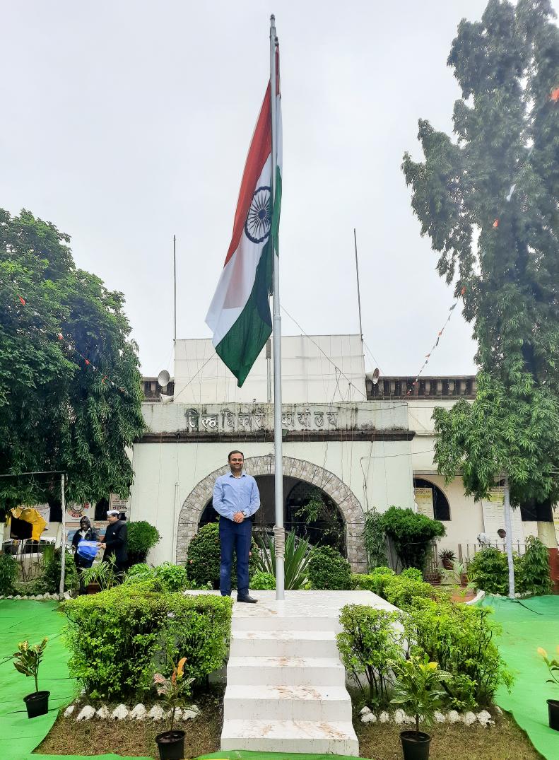 ajay_rc's tweet photo. Happy Independence Day to all my fellow Indians !! 
Jai Hind 🇮🇳 
Bharat Mata Ki Jai! Vande Mataram!

#AzadiKaAmritMahotsav India at 75

@ District Collector Office, Chandrapur https://t.co/SlCC5ekE7f