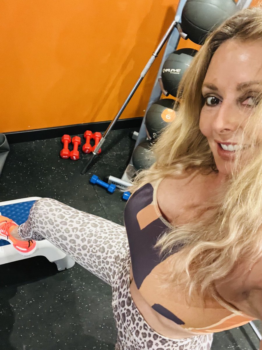 Carol Vorderman tweet media