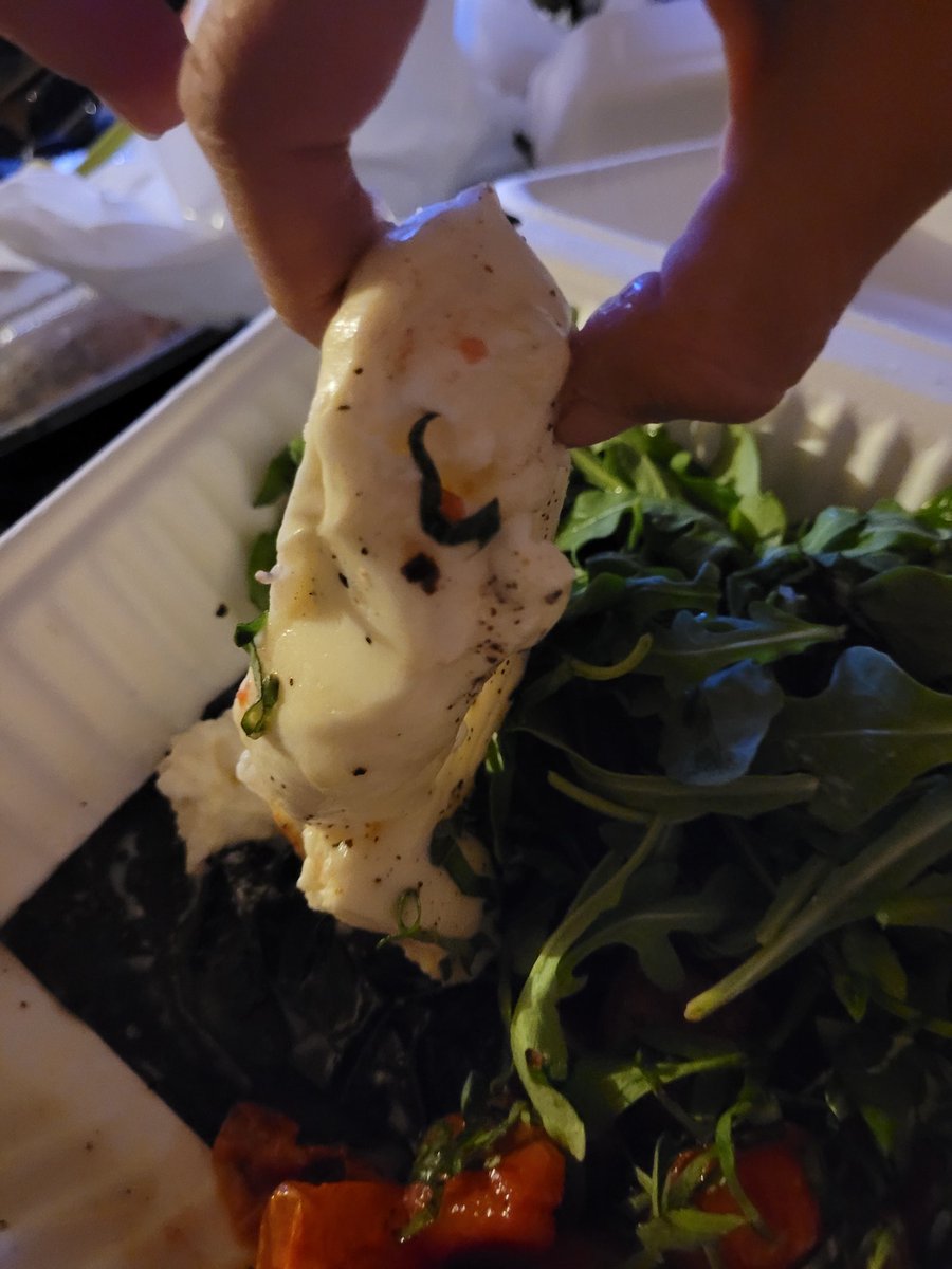 elyse_summers's tweet photo. Apparently @ubereats thinks a $5 credit to spend WITH THEM is a good resolution for this $25 dollar delivery featuring inedible hockey puck cheese that they let sit at the restaurant for 25 minutes before pick up #ubereats #uberFAIL #hangry @Uber_Support https://t.co/lVEk6GDOBf