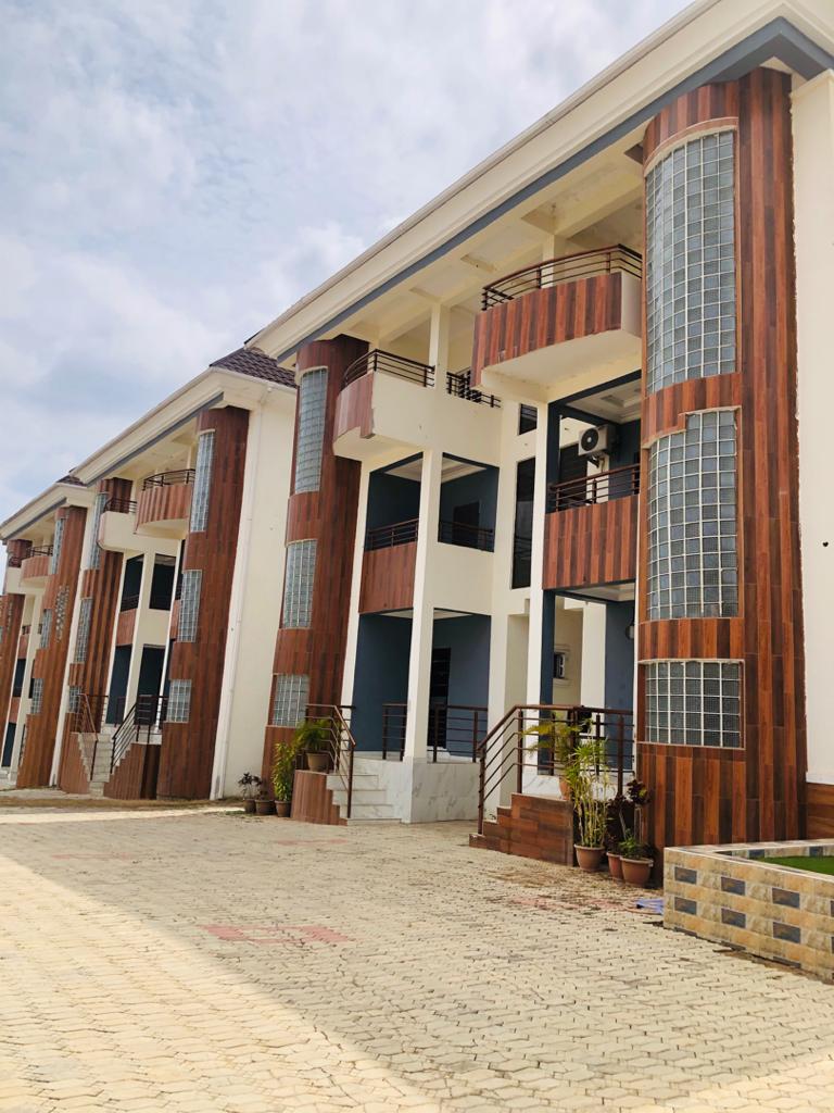 JAdahosa's tweet photo. Available now is 5bedrm terrace duplex with bq & Equipped kitchen with fridge, general swimming pool & more
For Sale
Location:Guzape,https://t.co/9huoRNBRum
Price:95m $lightly negotiable
Call/WhatsApp:08053592906
@ABUJAPLUG @abujastreets
#abujatwittercomunity https://t.co/pDE7tAn30y