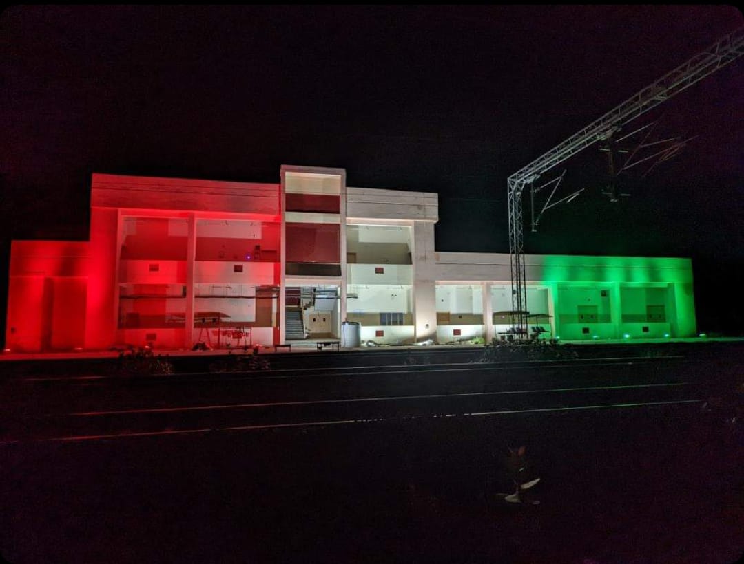 #WDFC's New #Palanpur, New #Banas &amp; New #Chadotar stations illuminated with the colours of the National Flag.

#HarGharTiranga
#AmritMahotsav
#स्वतंत्रतादिवस 
#Iday2022
#IndiaAt75
#HarGharTiranga
#DFCCelebratesIndiaat75