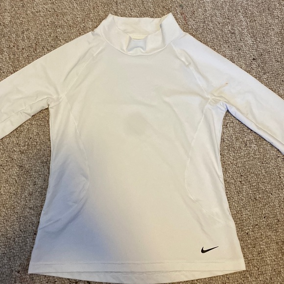 ShoeDiscount's tweet photo. So good I had to share! Check out all the items I'm loving on @Poshmarkapp #poshmark #fashion #style #shopmycloset #nike: https://t.co/oIolZADgCX https://t.co/JYrTCZi8S9