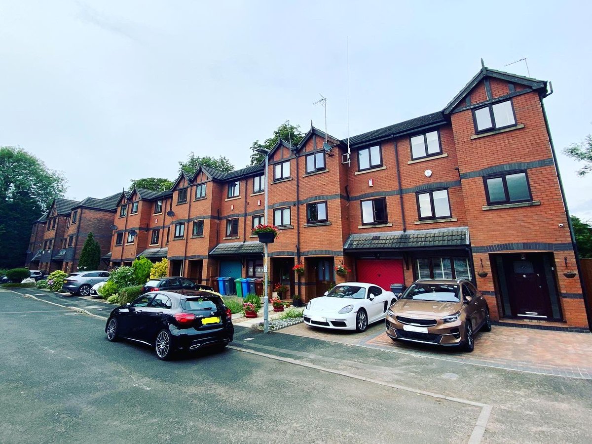 titanwindowserv's tweet photo. I cleared the gutters on 11 of these townhouses last week using my new @guttervacuums Panther gutter vac. It was its first real test and it absolutely smashed it๐
A top piece of kit that no one in this game should be without.
#titanwindowservices #guttervacuumsystems #panther https://t.co/MwMUGMQor4