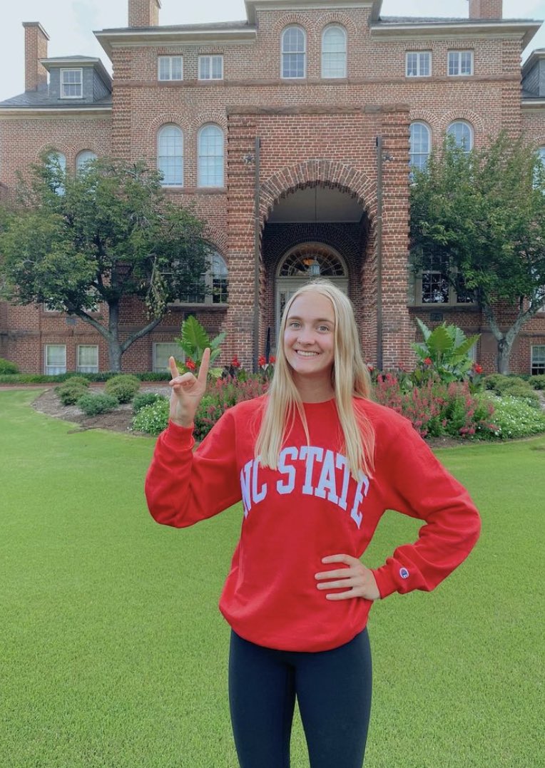 Alyssa Forelli
🏐: Setter
⬅️: Revolution Volleyball Academy
➡️: North Carolina State University 
Congratulations, Alyssa!