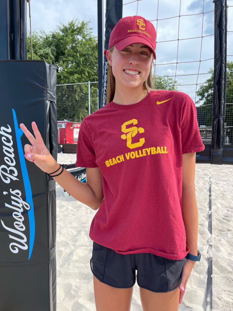 Gella Andrew
🏐: Blocker/Split Blocker (Beach)
⬅️: Texas Volleyball Tour
➡️: University of Souther California 
Congratulations, Gella!