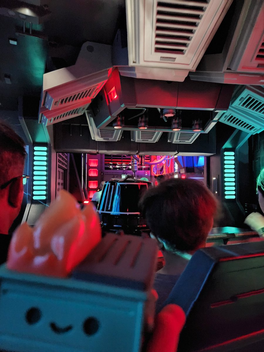 NerfherderSteve's tweet photo. Yea, kinda saved everyone from the First Order...I'm a big deal.
#DumpyDoesDisney
@WaltDisneyWorld @100soft https://t.co/XNTJpkzFFe