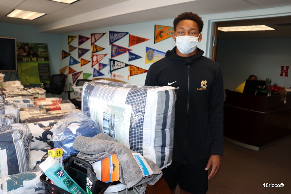 needpgh's tweet photo. NEED HAD FILL THE FRESHMEN ROOM GIVE AWAY. HERE IS TRIED WILLIAMS A COLLEGE FRESHMEN GETTING HER STUFF! TO FIND OUT MORE AND SUPPORT NEED CLICK HERE: https://t.co/6fsMjk31Hs
#needld #pittsburghscholarships #NEEDFILLFRESHMENROOM #Need #needscholarships #18RICCO #TRIEDWILLIAMS https://t.co/pjybgtviFv