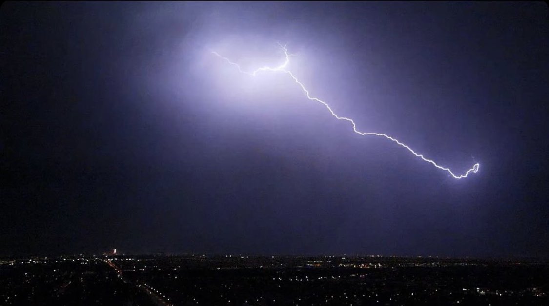 TeddFlorendo's tweet photo. Could see more ⚡️⚡️this week.
Drone pics from Zeus Acosta on Thursday. Disclaimer: I’m told no drones were harmed during filming
#MostAccurate #WeatherNow #TeddSaid #Monsoon2022 #LiveLocalNow #Stormtracker8
https://t.co/UPsPgdugZ6 https://t.co/kMIzyXRCyu
