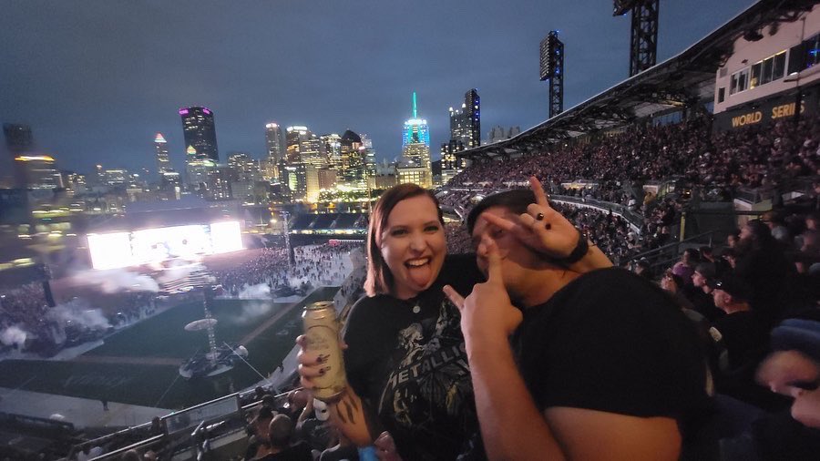 gracey_yonko's tweet photo. .@Metallica last night tho 🤘🏻🤘🏻 https://t.co/1QfOKVU2s4