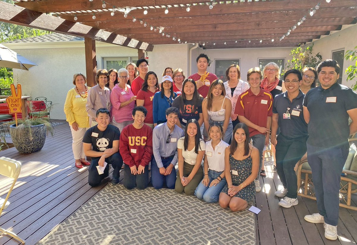 CarolLFolt's tweet photo. Thanks to all of the @USCAlumni who hosted the newest members of our #TrojanFamily this summer. #SCendOff is such a great tradition. Fight On! https://t.co/I0GEpIBOp1