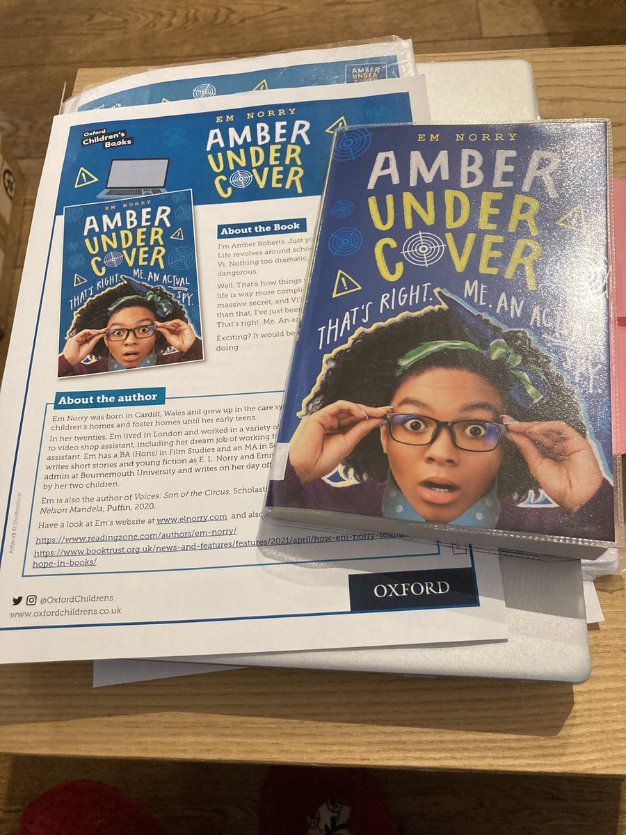 BromLibraries's tweet photo. #SummerReadingChallenge at #orpingtonlibrary: Today we had great fun in our event hearing all about the book #AmberUndercover by @elnorry_writer & then did lots of super activities including creating our own special gadgets!! @Better_UK @OxfordChildrens @readingagency https://t.co/51DnU3bpF6