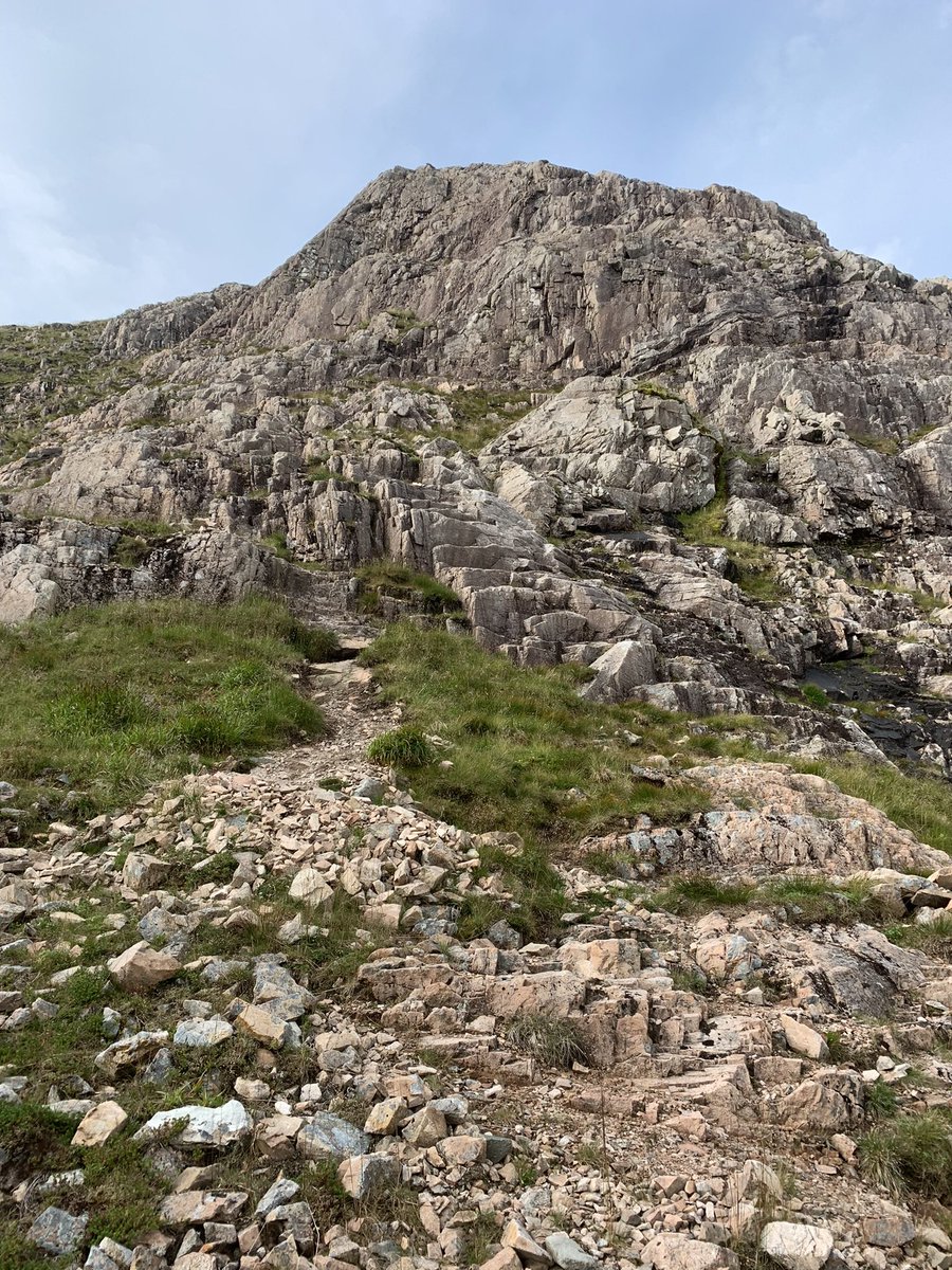 adventurerab72's tweet photo. With storms forecast yesterday a plan B was needed so a quick hike up the big bookil,3rd time lucky as i got views!😍😃 https://t.co/8DCazJsaQA