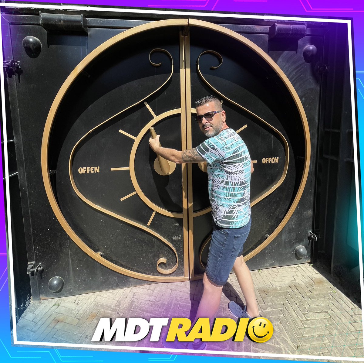PLATEROMDT's tweet photo. 📆 Lunes 5 de Septiembre 🌟 #EnDirecto en todas las vías del Grupo @mdtradio 

💥 Abrimos las puertas de las nuevas emisiones del programa “La Leyenda By @PLATEROMDT”

⌛️La cuenta atrás ha comenzado… Preparad@s? #QueViene #NovedadesLegendarias #DisfruteTotal https://t.co/HMzacbnCXo