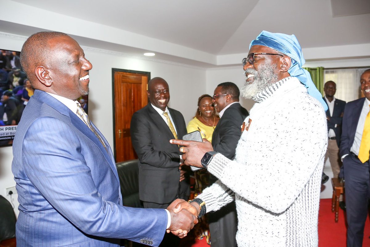 WilliamsRuto's tweet image. I will work for all Kenyans. We will go out of our way to deliver on our pledges. We will serve all equally. This will be your government; the government of the people of Kenya.