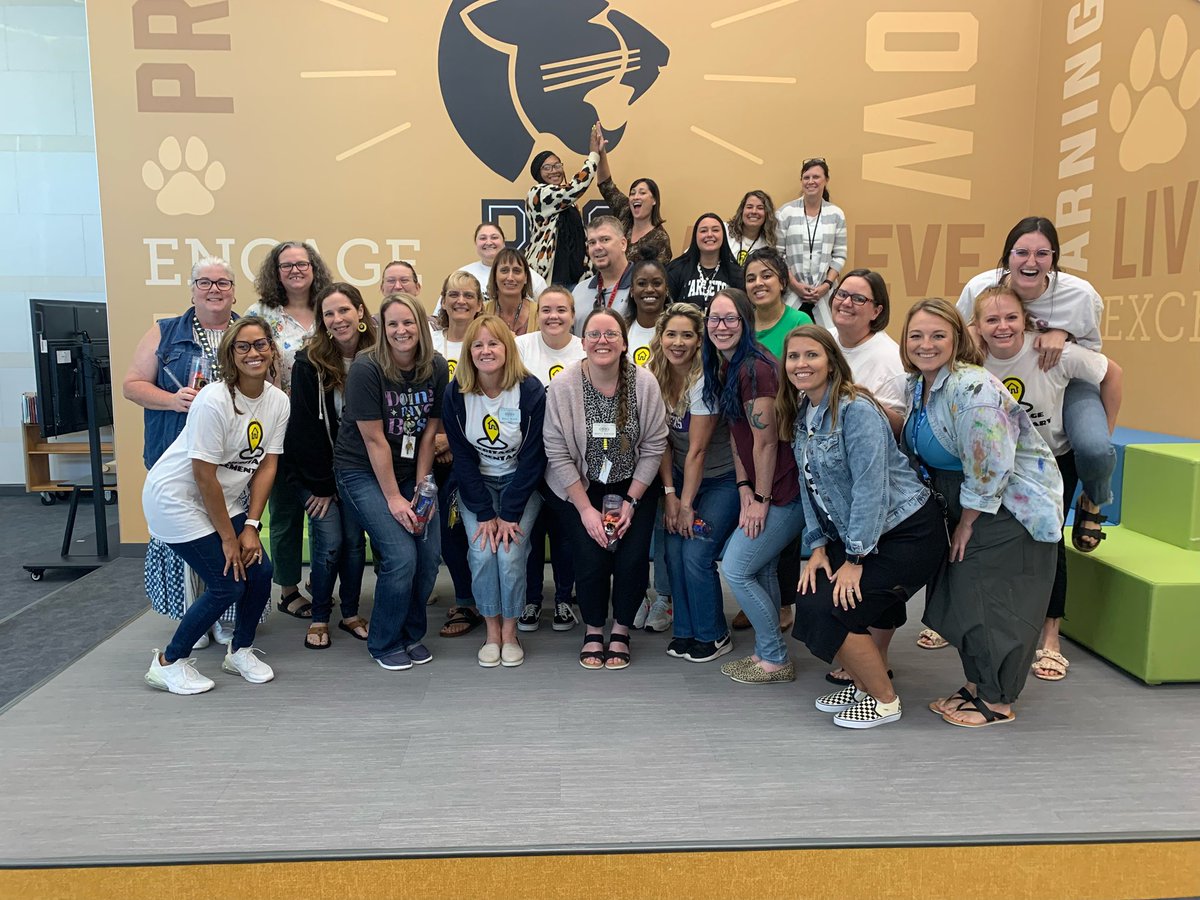 New staff + OGs = #HeritageHomies 🏠 We are SO excited to welcome our new staff members to campus! #WelcomeHome #HeritageisHome