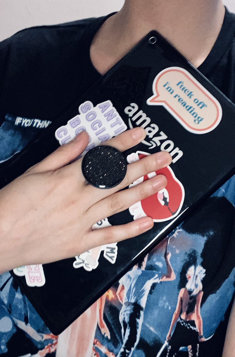 Aussie_Merie's tweet photo. She’s banged up but she’s loved 🥰 📖 💋 #kindle #booktwt #probablysmut https://t.co/BTakmUXTpK
