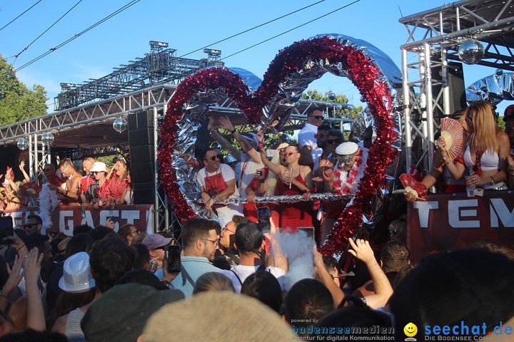 seechat's tweet photo. Street Parade 2022 mit dem Motto THINK.: Zürich, 13.08.2022
Fotos auf:
>> https://t.co/26XWu6BVuz
#Streetparade, #THINK, #liebe, #frieden, #freiheit, #toleranz, #bodenseelove,
#BODENSEEMEDIEN, #ILOVEBODENSEE, #bodenseemedia, #BODENSEECOMMUNITY, #bodenseephotography, #Bodensee https://t.co/JLyySaVZIx