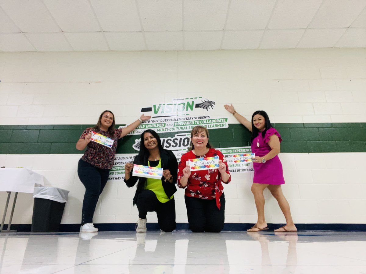 MsMAlcala's tweet photo. Scavenger hunt at @PSJAGuerraElem #guerralife https://t.co/wIWd6UHqNX