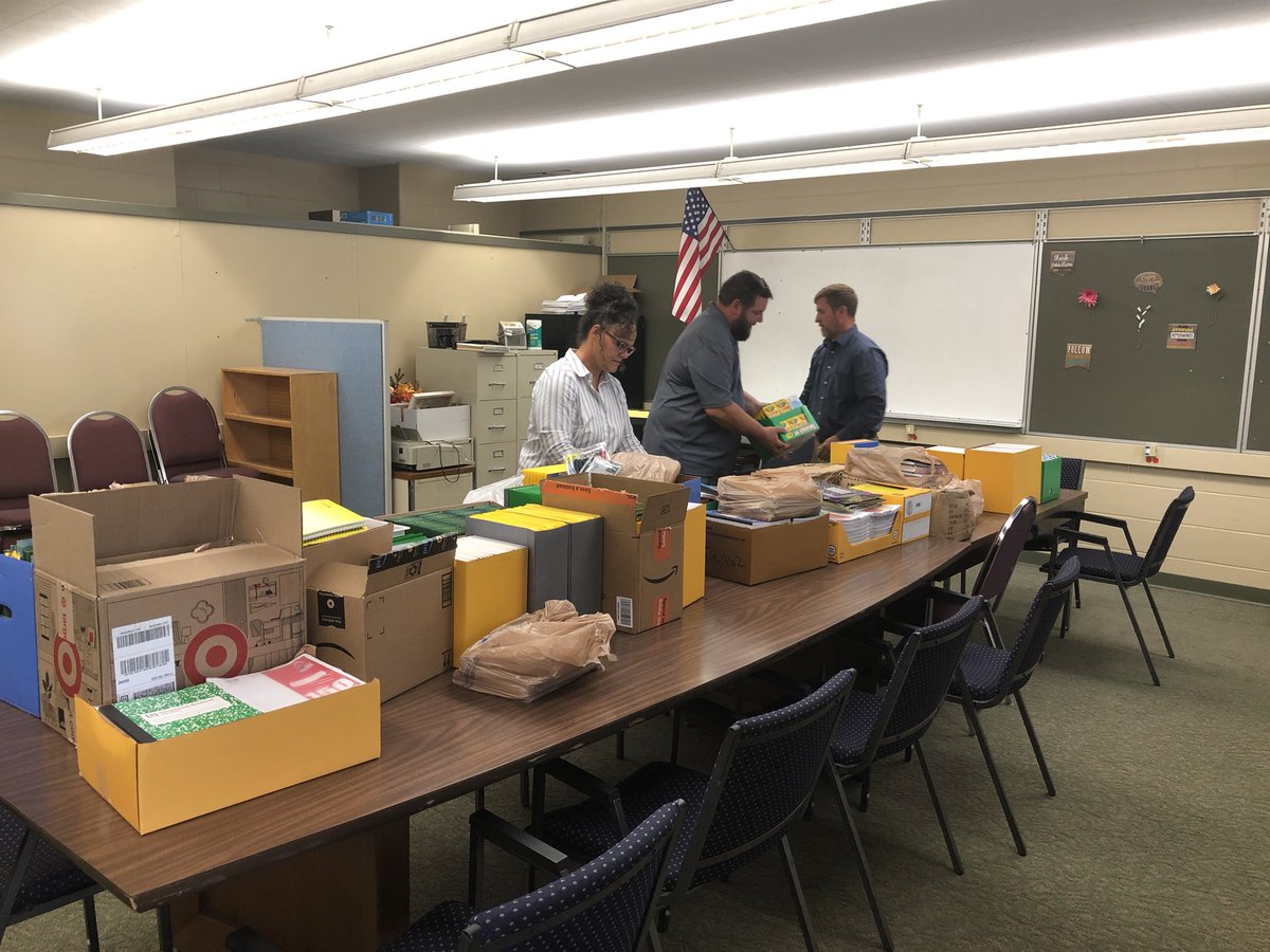 LocklandLocal's tweet photo. BIG thank you to @PepperConstruct for stopping by today w/school supplies for our students &amp; staff!  Much appreciated gesture &amp; contribution to help us start the year off well with our kids later this week! #PantherPride #EquipEngageMotivate #HabituallyHopeful #BetterTogether https://t.co/B9VNhu2sCx