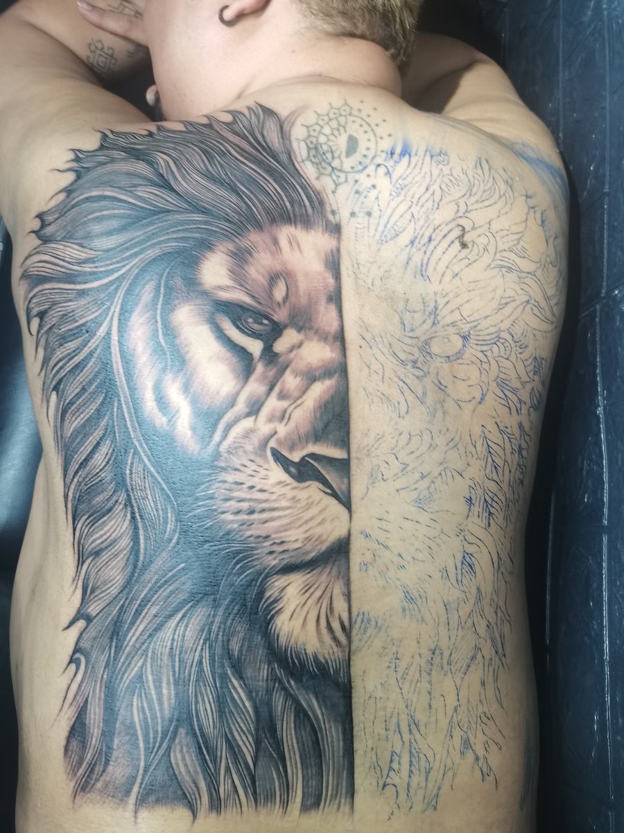 Ichigo07231988's tweet photo. Finally... It's all done 8hrs 1 session only
#inked
#MeMyselfAndI
#ShelldrenOfMandaragat
#Leo
#BackPiece
#Tattoed https://t.co/dqHhhzvbk0