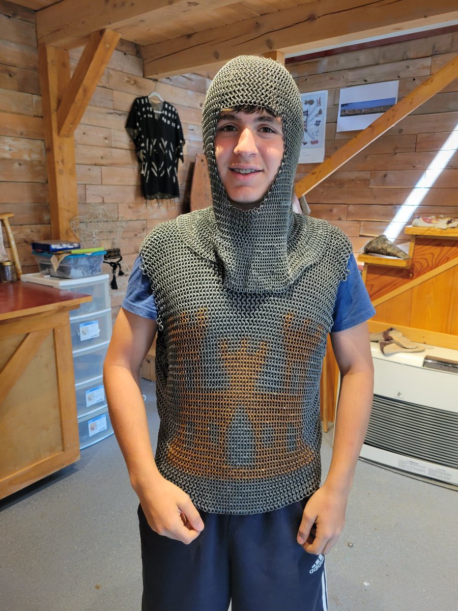 AndreaMango1's tweet photo. I thought #chainmaile was a letter you had to pass on to 10 more people.  But, I learned it's the #art of weaving metal chains. #STEAM #STEM https://t.co/XRXZ08fqO1