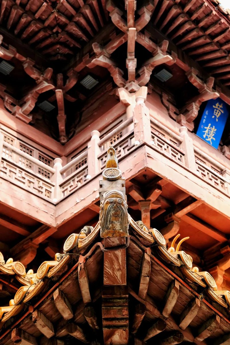 ExploreJiangsu's tweet photo. #YellowTower(黄楼) is one of #Xuzhou's five most famous towers, dating back over 900 years😎. It was built to commemorate a victory in which the #SongDynasty scholar Su Shi personally led the local soldiers&amp;civilians in diverting disastrous floods that besieged Xuzhou in 1077 AD. https://t.co/KjEmW76CMH