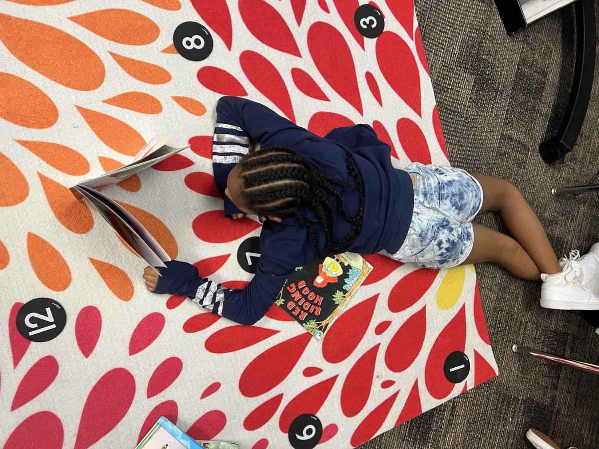 MrsDeGraffWPE's tweet photo. 72 books checked out from my classroom library to 36 of my kiddos! #TodayAReader #TomorrowALeader #wpe @HumbleISD_WPE https://t.co/ickWLXotrs