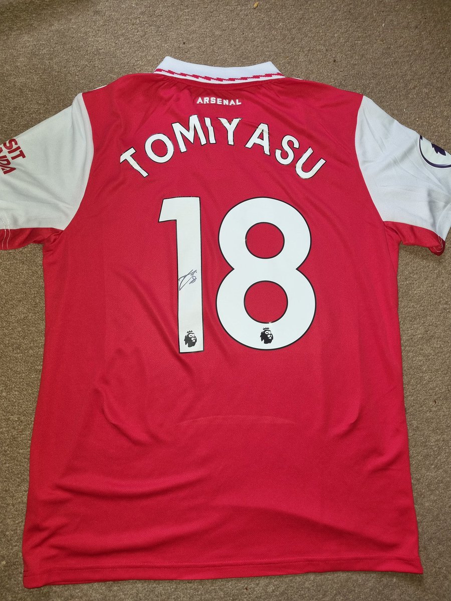 🚨 Giveaway time! 🎁

I have teamed up with @SignedMoments to give away a SIGNED Takehiro Tomiyasu Arsenal 2022/23 home shirt!

To enter, simply:
RETWEET this tweet.

You must be following both @SignedMoments &amp; <a href="/afcstuff/">afcstuff</a> to win.

Winner announced very soon. Best of luck! 🤞 #afc