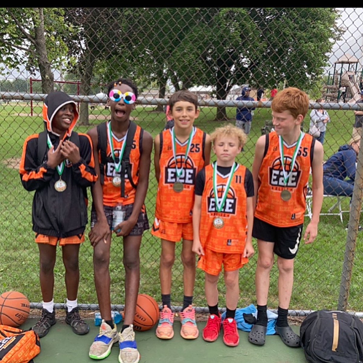 EndHoops's tweet photo. Congratulations to a few of the 12U guys winning the LYBC 3v3 tournament going 4-0. Beating a team that won the last 3 years 21-13. The team loved Kole’s championship face 😂 Special Thanks to Mr. Laning for making it possible! #e2eelite https://t.co/rE85lvLpwX