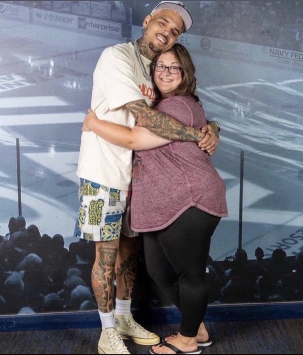 DMVFollowers's tweet image. Someone said this is how couples are in Charles County. 😂😂😂😂