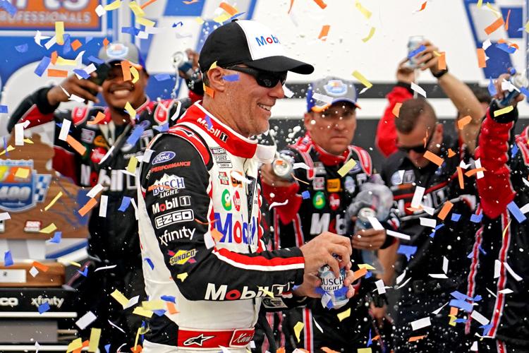 EZGOvehicles's tweet photo. Congratulations to #TEAMEZGO's very own Kevin Harvick on his 60th career win! Here's to many more! 🏆
#EZGO #LiveLarger https://t.co/2GeARkdQ8J