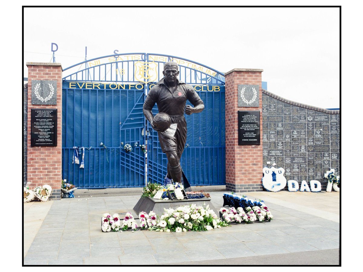 pjono79's tweet photo. 120mm frame in conjunction with @mintisculture focusing on images in the community and culture of Everton FC
Scan: @TakeItEasyLab
Film Stock: @lomography 400 (120mm)
#mintisculture #everton #evertonfc #evertonfootballclub #evertonfans #evertonian #evertoninthecommunity #120mm https://t.co/sC2tqRizvt