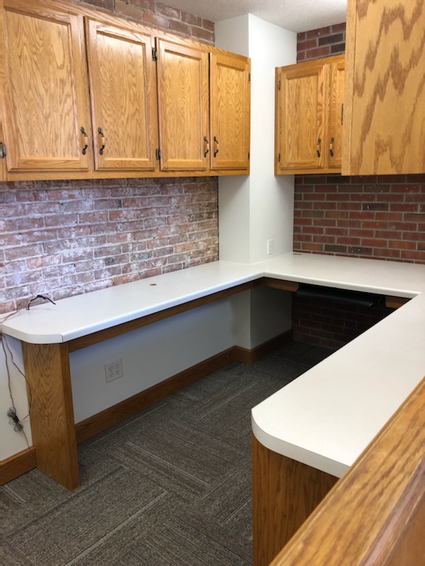 MooreWarnerAg's tweet photo. Office space for rent in beautiful, historic building overlooking downtown Clinton, IL.
Property managed by Moore &amp; Warner Farm Real Estate, LLC - Clinton, IL
Call Hilary Shaw, Managing Broker at 217-935-9799 for details. https://t.co/Qo7SpgGr3w