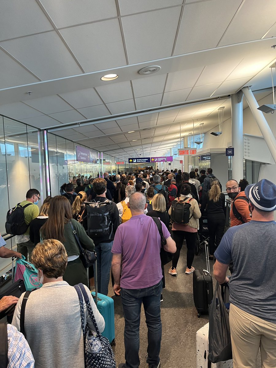sj_jule's tweet photo. @DGlenwright @yulaeroport @AirCanada We had a similar experience. Several flights converging to customs at same time. Mayhem. My daughter arrived a week earlier than us and still doesn’t have her bag or any communication of its whereabouts (she arrived in Mtl Aug 2nd) she has called several times…Very frustrating! https://t.co/BbcdQWP0hO