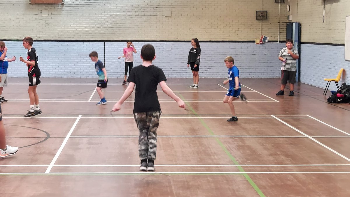 AberavonClub's tweet photo. Great to partner with @A2BCIC  for this week's Fit, Fed &amp; Read camp @stjosephscomp  - addressing physical inactivity &amp; holiday hunger. .Day 1. @_thedailymile  non - contact boxing, dodgeball, rugby relays , design a medal competition and a special visit from @SWPNeathPTalbot https://t.co/wTUN0DpiSZ