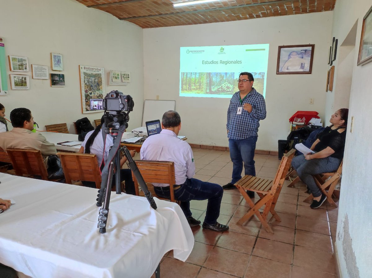 FIPRODEFO's tweet photo. "Taller de Ordenación forestal e implementación de practicas en predios con aprovechamiento forestal maderable", organizado por la CONAFOR, en la cual el FIPRODEFO intervino con el tema "Estudios Regionales para el apoyo al manejo forestal"
#fiprodefo #forestales #naturaleza https://t.co/sPqxxdrvhG