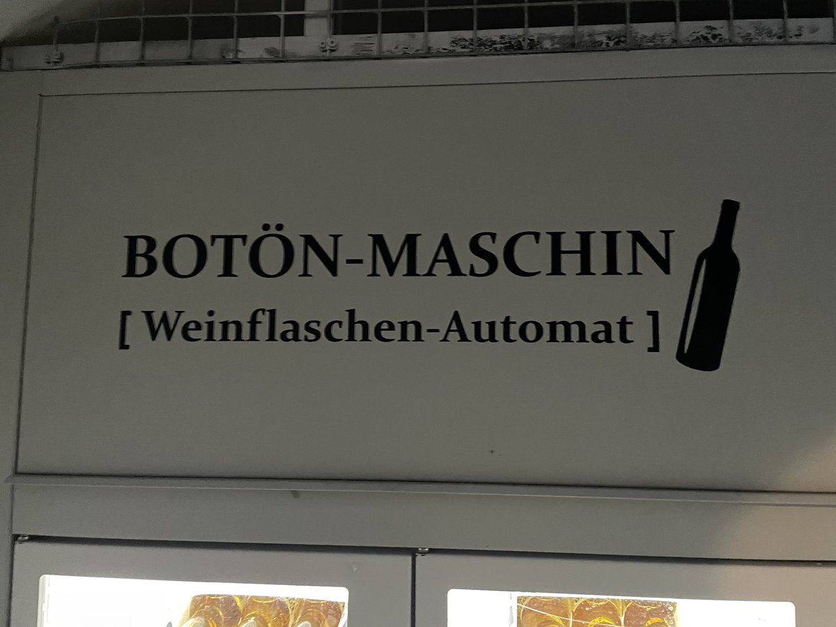PetraOttensarnd's tweet photo. Das ist mal ne charmante Form der #Digitalisierung:
#twlz #Wachau #Foodporn #Weinkenner #Kulinarik https://t.co/uX2dpe0kVo