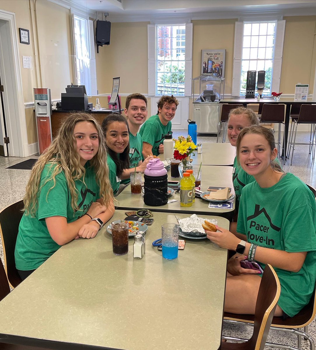 PacerDining's tweet photo. It’s been so nice to welcome smiling faces back to campus and meeting our new Pacers! #welcomeweek #campusdining https://t.co/czZll9slCs