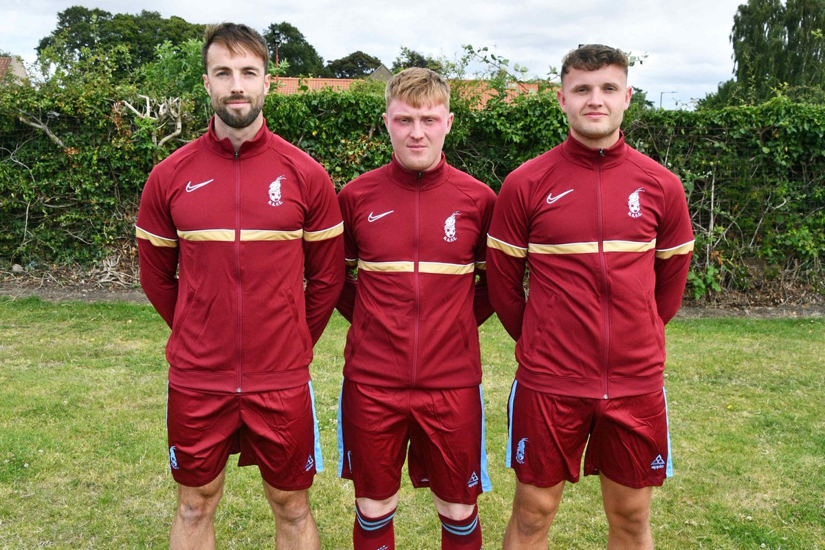 VICTORIA INN SPONSORSHIP

All at the club appreciate a great deal the generosity of Craig Douglas at The Victoria Inn in sponsoring our new warm-up tops, as modelled in the pics here by Ali Simpson, <a href="/_cammywatson/">Cammy Grealis</a> &amp; <a href="/NickAitchison3/">Nick Aitchison</a> - huge thanks Craig's way!