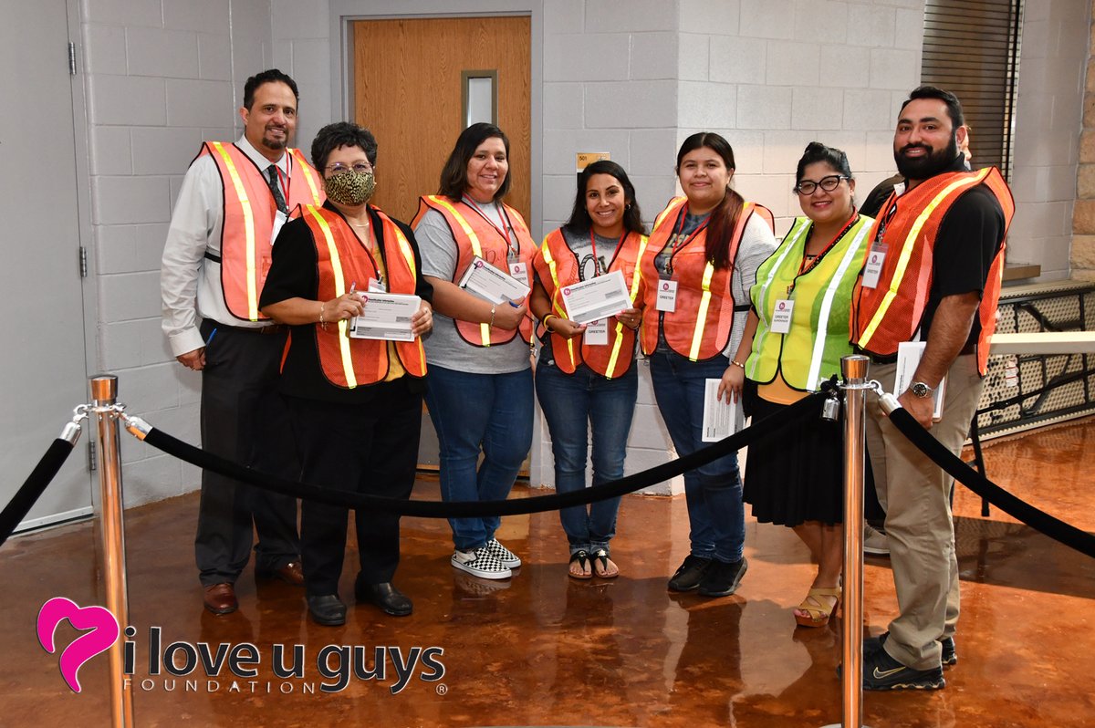 GoMightyBrahmas's tweet photo. Practicing with the #StandardReunificationMethod in KISD. Thank you to the #ILoveUGuys Foundation for presenting to our KISD Staff as we prepare to receive our student this 2022-2023 school year! #KISDUnited #TeamKISD #BrahmaStrong #StudentSafetyFirst @PerezCissy  🤘💛🖤👨‍👩‍👦 https://t.co/Euh339l6CV