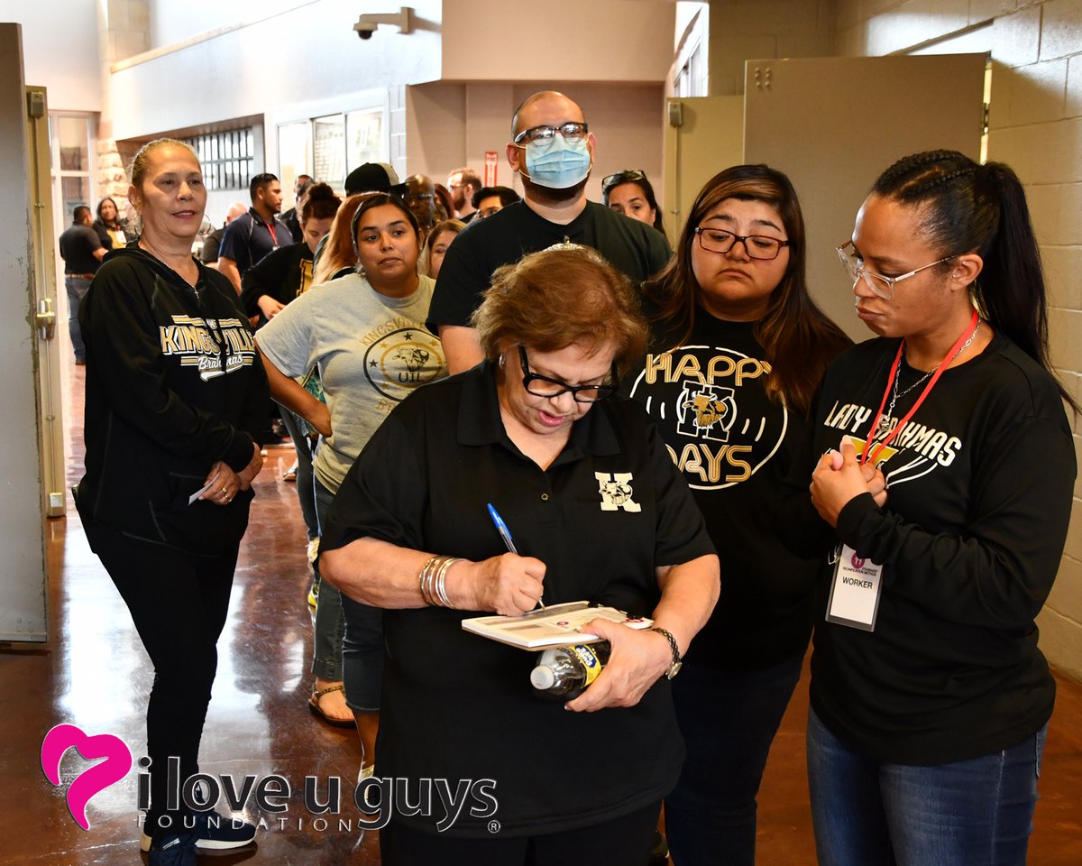 GoMightyBrahmas's tweet photo. Practicing with the #StandardReunificationMethod in KISD. Thank you to the #ILoveUGuys Foundation for presenting to our KISD Staff as we prepare to receive our student this 2022-2023 school year! #KISDUnited #TeamKISD #BrahmaStrong #StudentSafetyFirst @PerezCissy  🤘💛🖤👨‍👩‍👦 https://t.co/Euh339l6CV