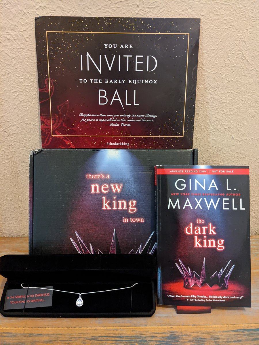 ReadYourWrites's tweet photo. Whoa. A ball! I wanna go to the ball. Why do I get the feeling this ball is not exactly going to be like the one Cinderella went to?
Thank you for the #bookmail @entangledpub. I'm looking forward to reading #TheDarkKing by @Gina_L_Maxwell. #DeviantKings #Smuttok #ComingSoon https://t.co/SY2NMtiigi