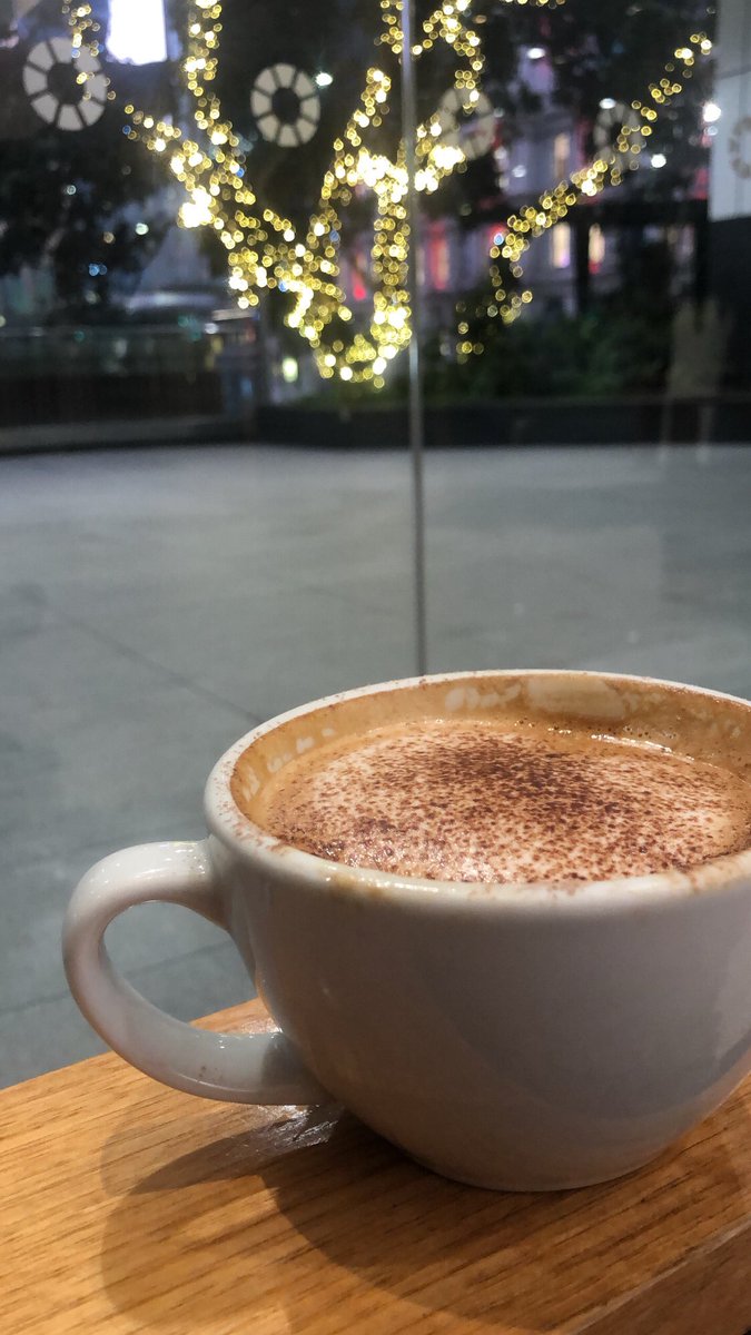 Courtneyscholl1's tweet photo. Nothing like a free coffee early in the morning ✨ #CoffeeTime #CoffeeLover #coffee #coffeeリリックビデオ応募 #early https://t.co/tn3ED87g5V