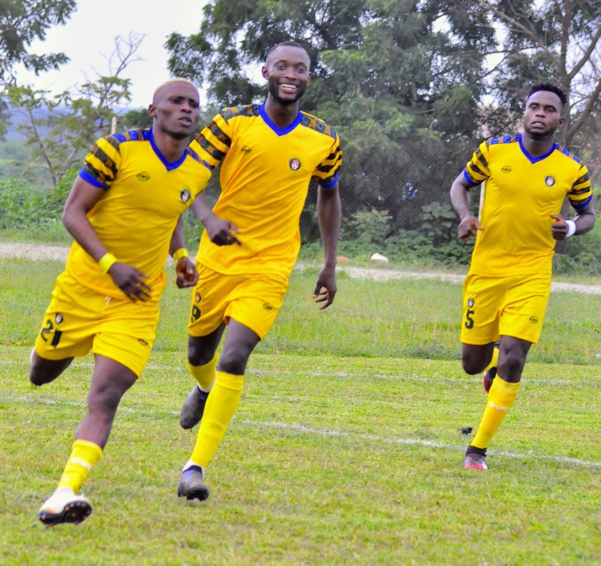 oyosportsnews's tweet photo. Crown FC...The Ajilete Warriors
🖼️ @adexsports
#CROWNFC
#FCONEROCKET
#NNL22
#LAUTECHFOOTBALLPITCH https://t.co/lgSbYt0S8j
